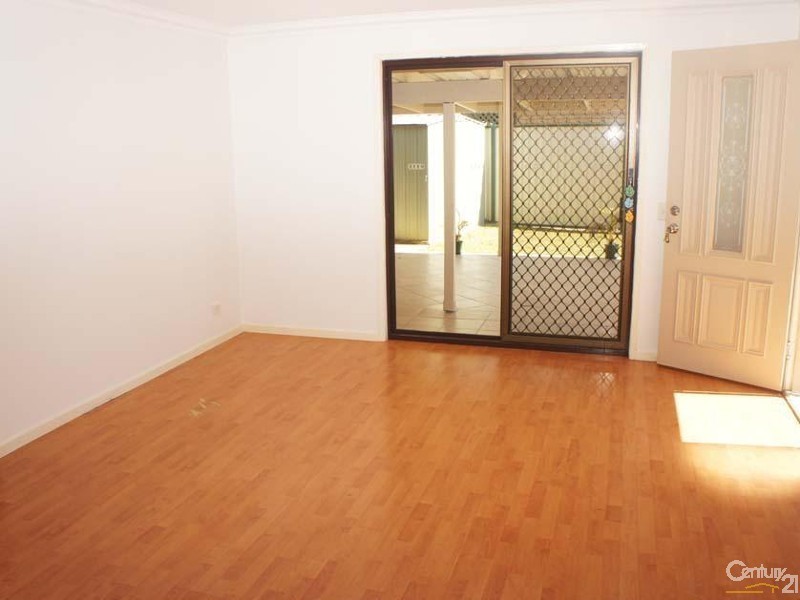 1/9 Callistemon Ct, Arundel QLD 4214