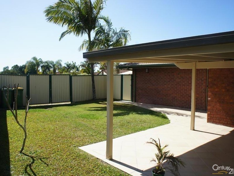 1/9 Callistemon Ct, Arundel QLD 4214