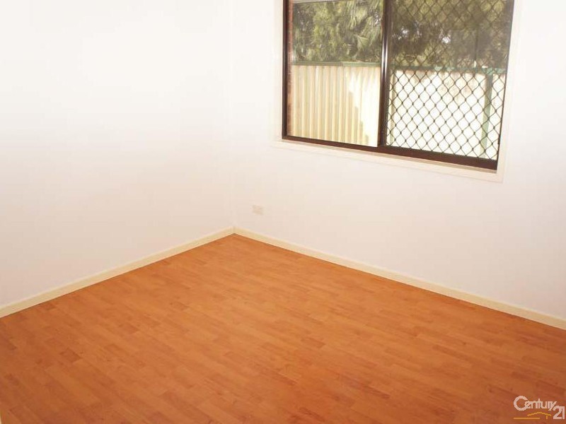 1/9 Callistemon Ct, Arundel QLD 4214