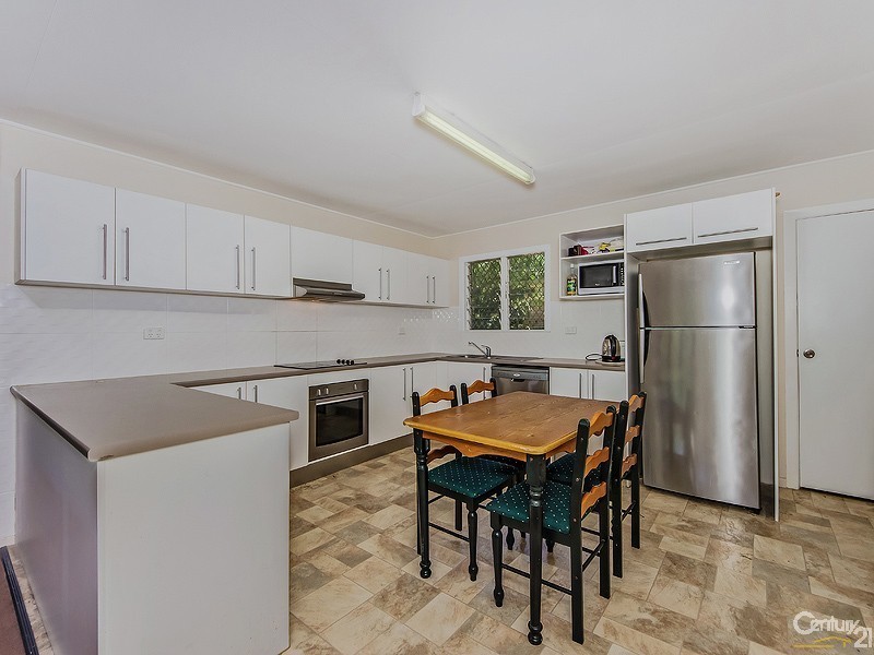 10 Algona St, Labrador QLD 4215