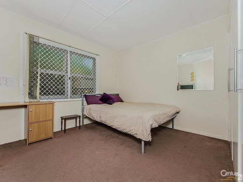 10 Algona St, Labrador QLD 4215