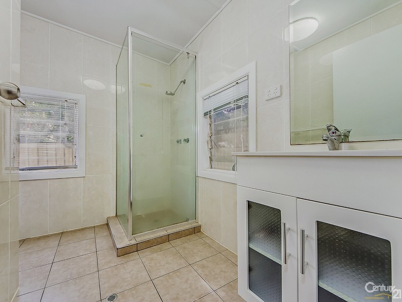 10 Algona St, Labrador QLD 4215