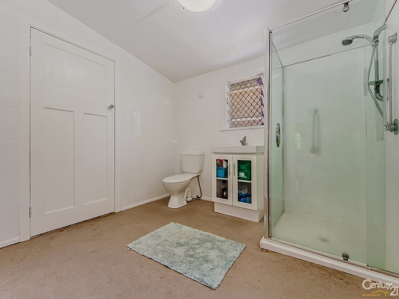 10 Algona St, Labrador QLD 4215
