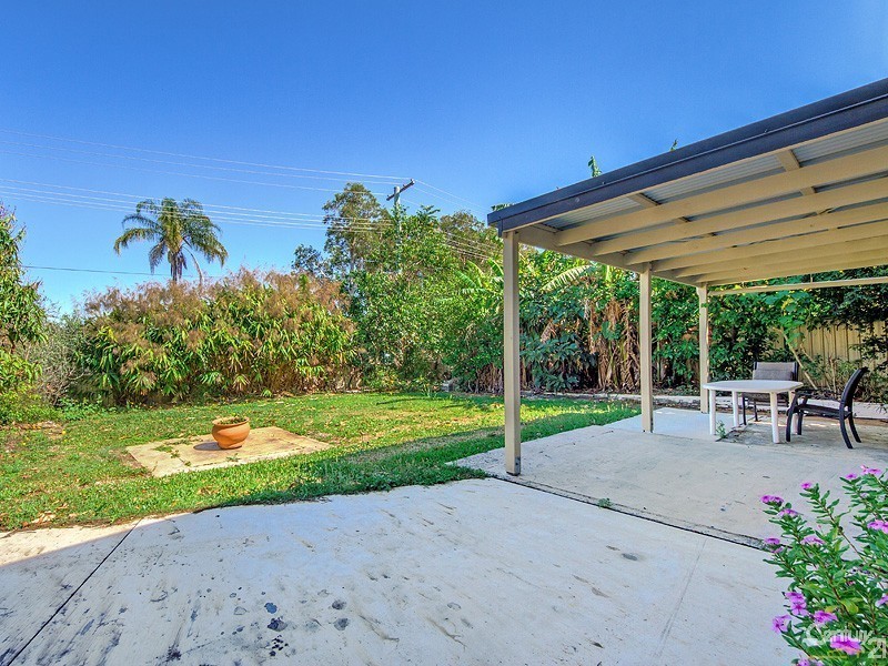 10 Algona St, Labrador QLD 4215
