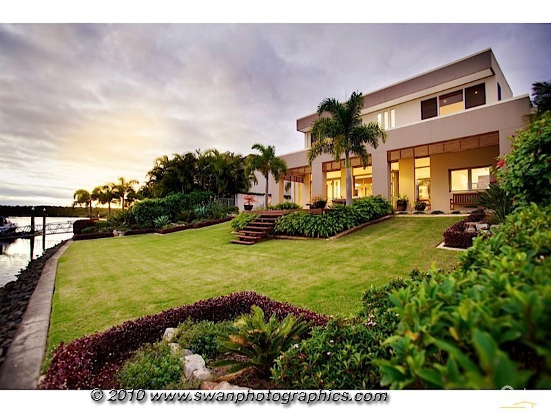 1671 Riverdale Drive, Hope Island QLD 4212