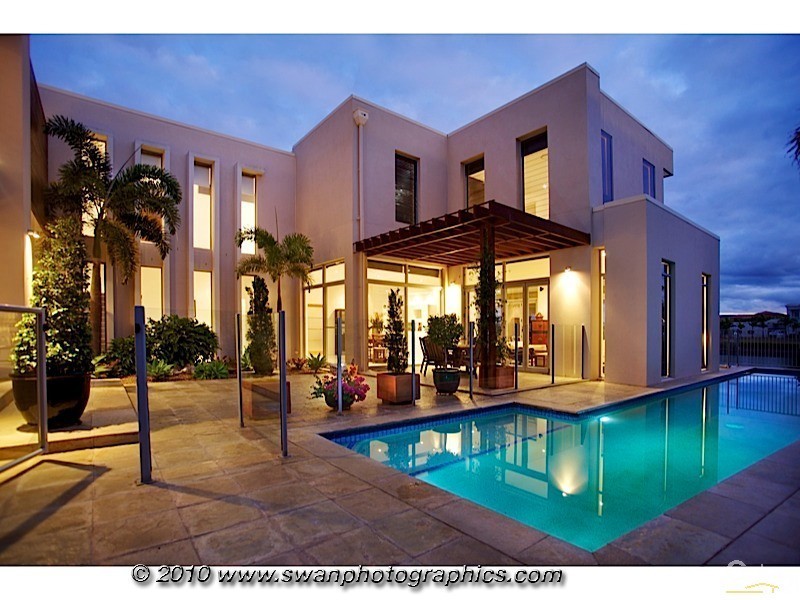 1671 Riverdale Drive, Hope Island QLD 4212