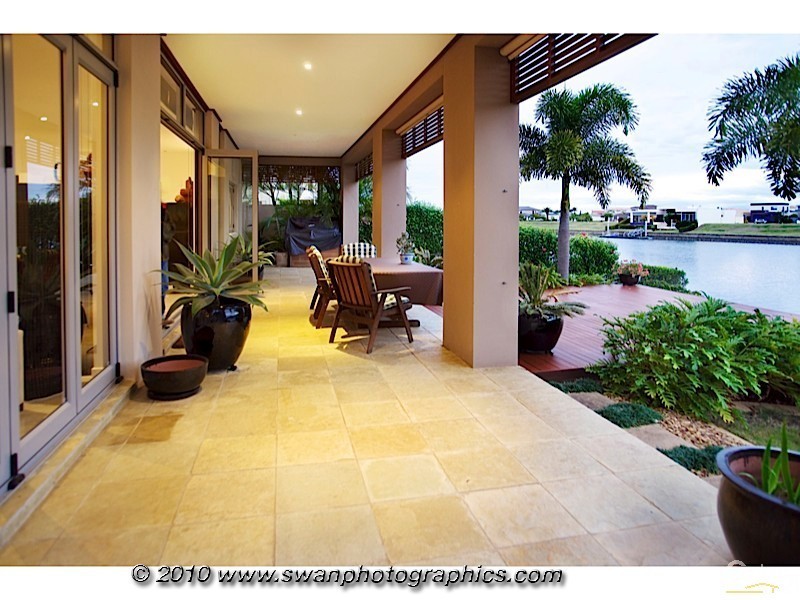 1671 Riverdale Drive, Hope Island QLD 4212