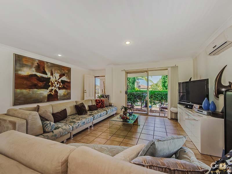 25 Marble Arch Place, Arundel QLD 4214