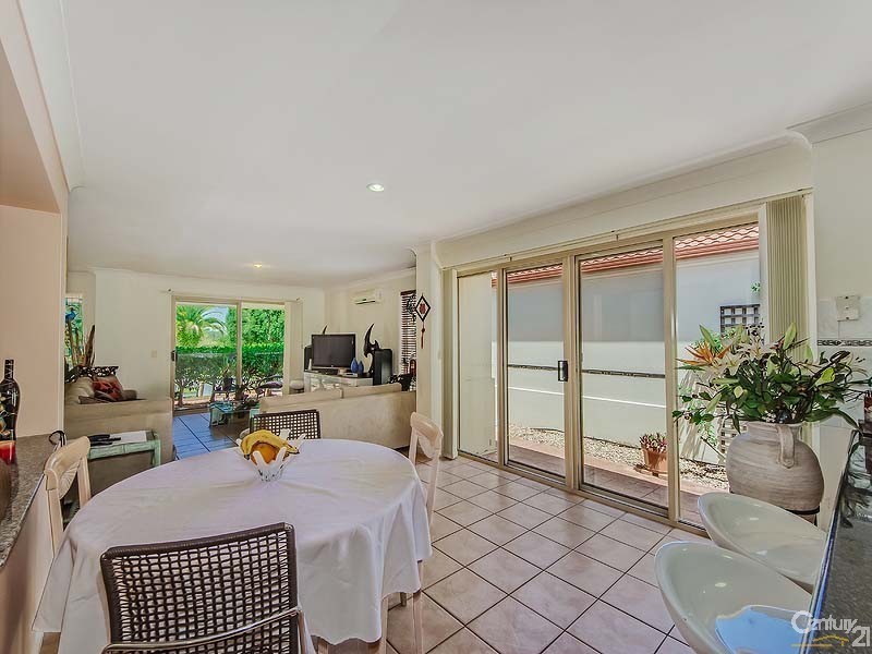 25 Marble Arch Place, Arundel QLD 4214