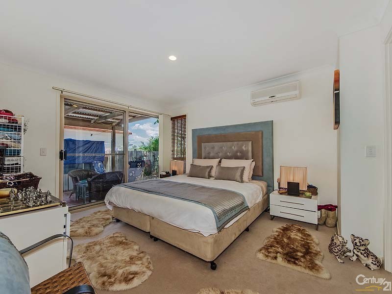 25 Marble Arch Place, Arundel QLD 4214