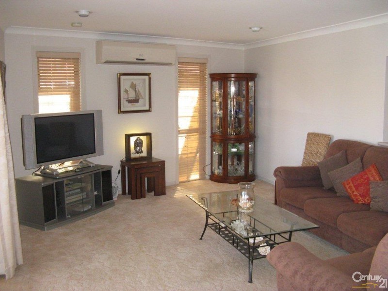 182 Morala Avenue, Runaway Bay QLD 4216