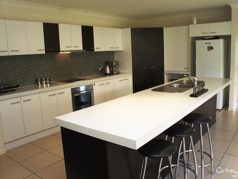 3 Ontario, Oxenford QLD 4210