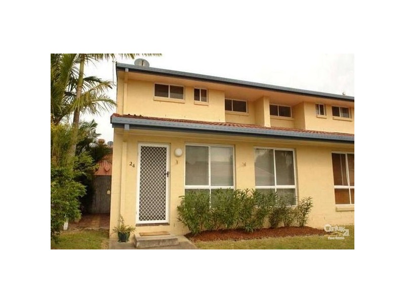 3/13-17 Brown Street, Labrador QLD 4215