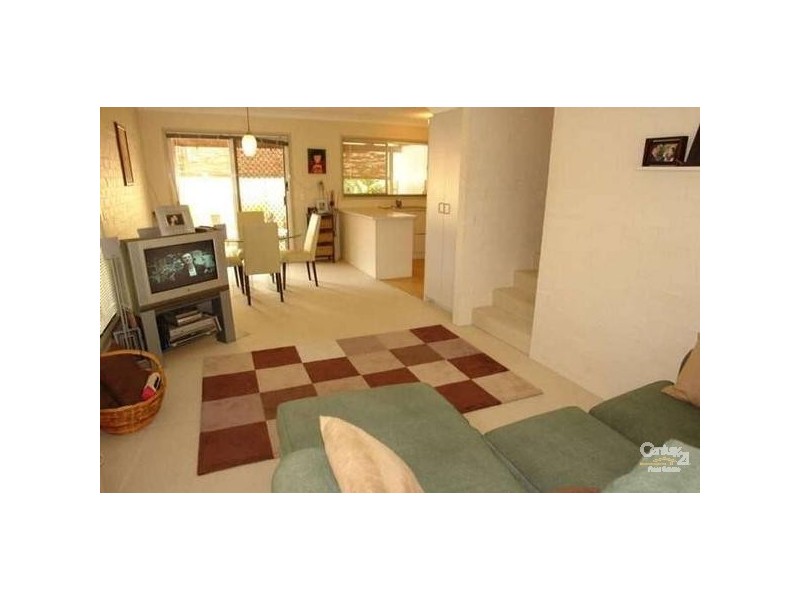 3/13-17 Brown Street, Labrador QLD 4215