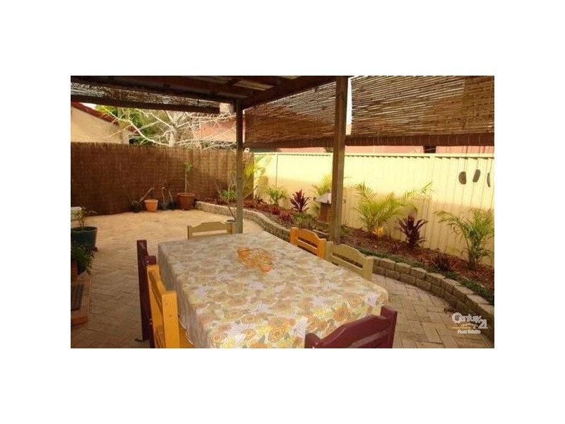 3/13-17 Brown Street, Labrador QLD 4215