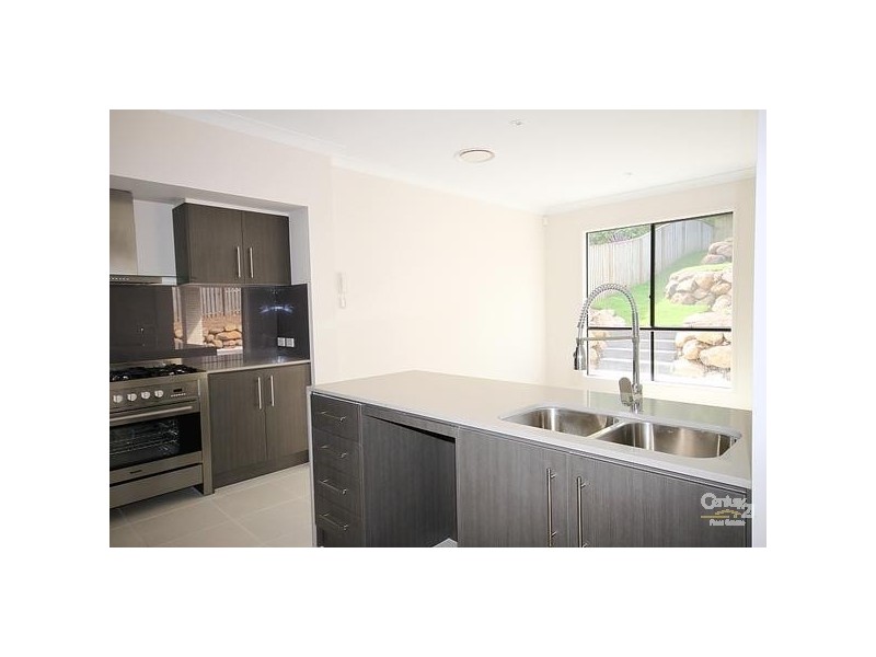 42 Roberts Street, Maudsland QLD 4210