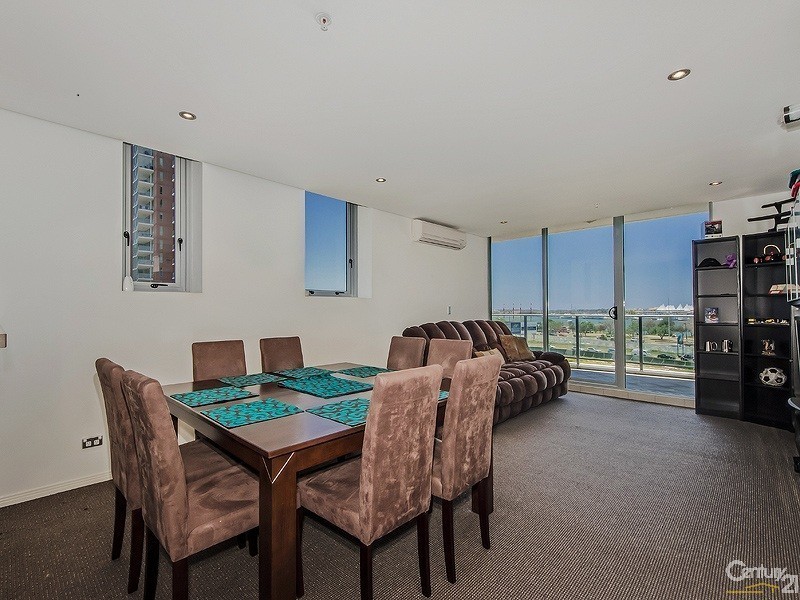 702/4 Como Cres, Southport QLD 4215