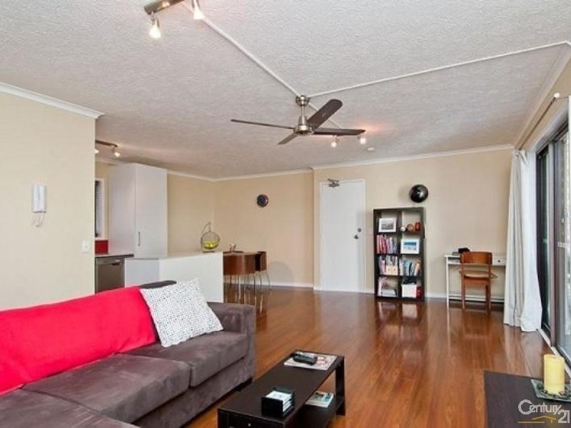 3/8 Baker Avenue, Labrador QLD 4215