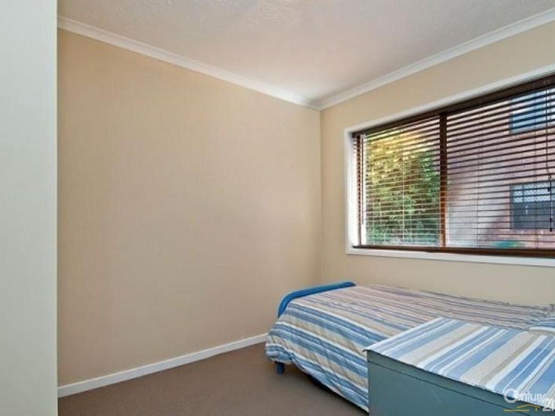 3/8 Baker Avenue, Labrador QLD 4215