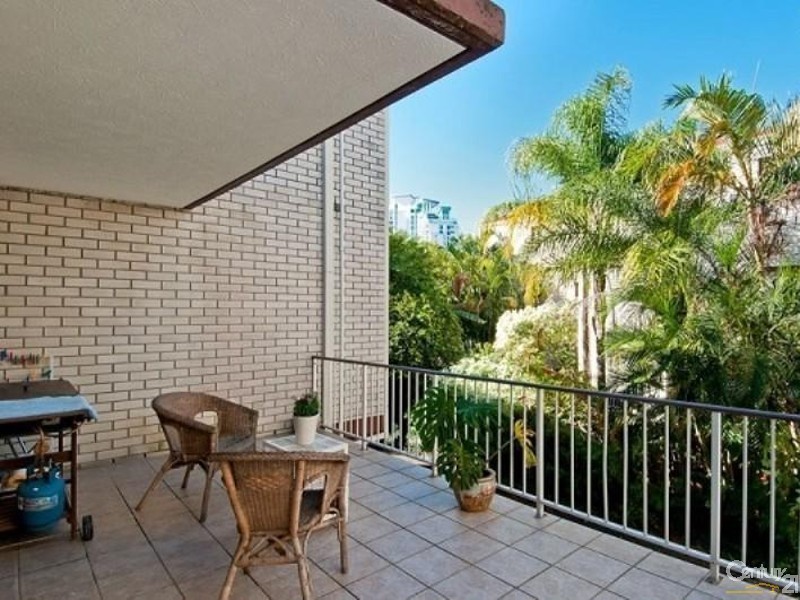 3/8 Baker Avenue, Labrador QLD 4215