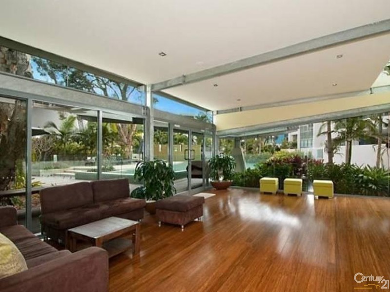 28 Bayview Street, Runaway Bay QLD 4216