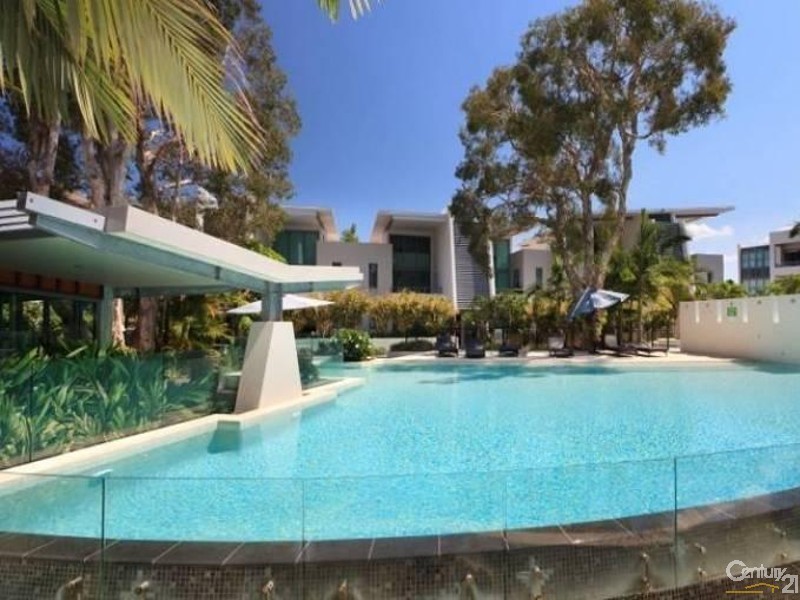 28 Bayview Street, Runaway Bay QLD 4216