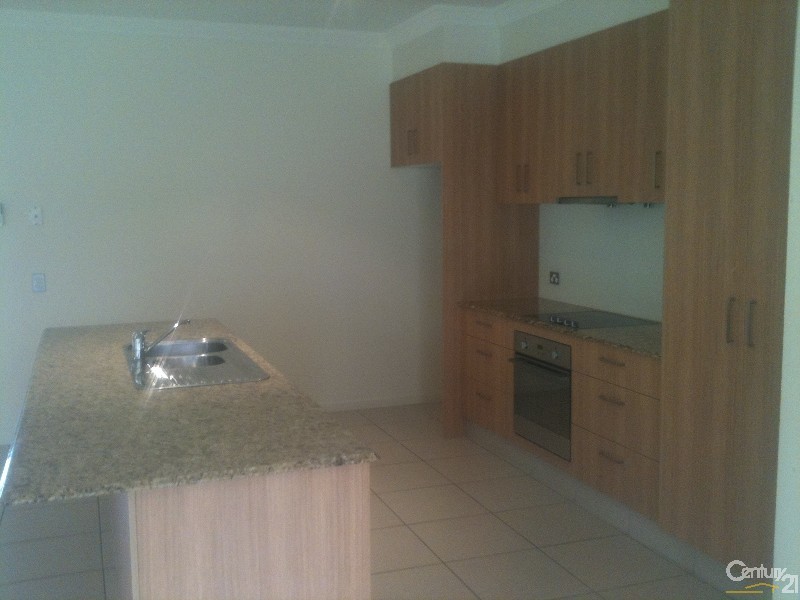 12 Chip In Place, Helensvale QLD 4212