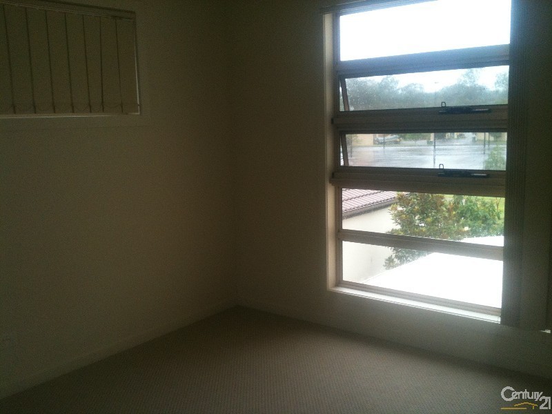 12 Chip In Place, Helensvale QLD 4212