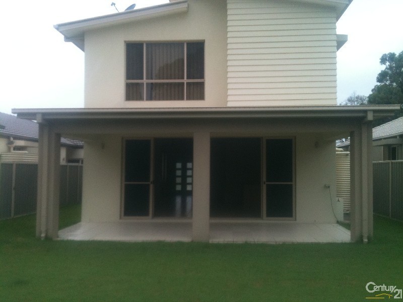 12 Chip In Place, Helensvale QLD 4212