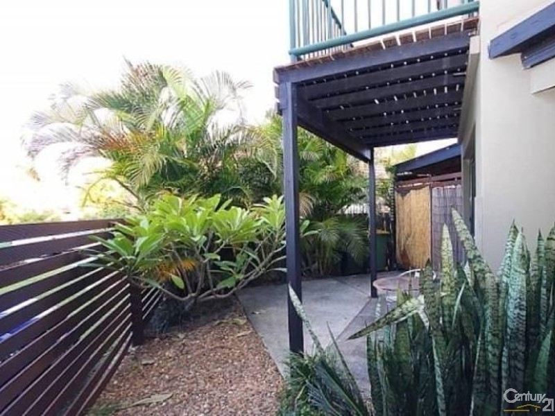 1/184 Greenacre Drive, Arundel QLD 4214