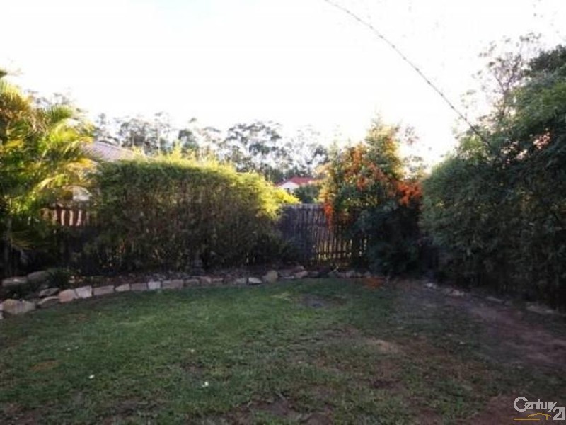 1/184 Greenacre Drive, Arundel QLD 4214