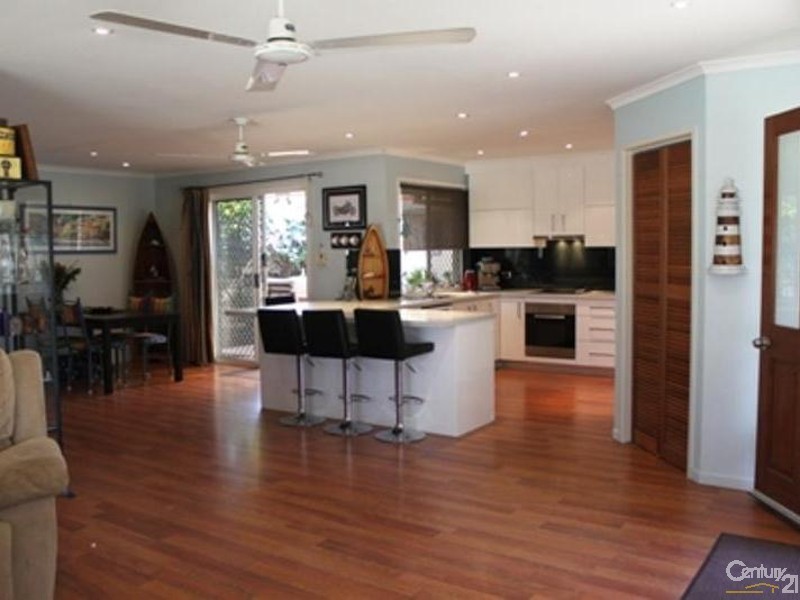 12 Range Court, Arundel QLD 4214