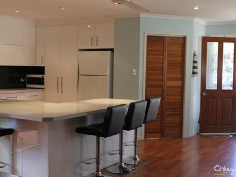 12 Range Court, Arundel QLD 4214