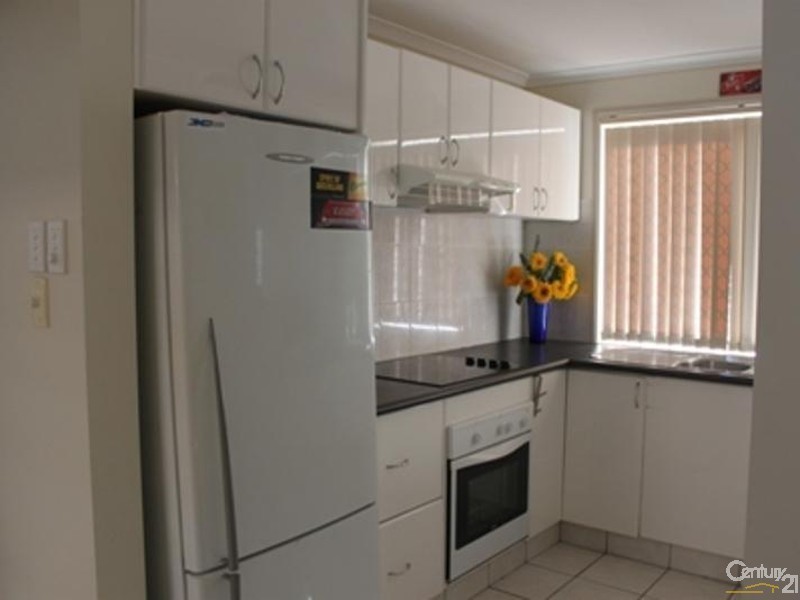 12 Range Court, Arundel QLD 4214