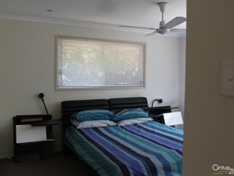 12 Range Court, Arundel QLD 4214