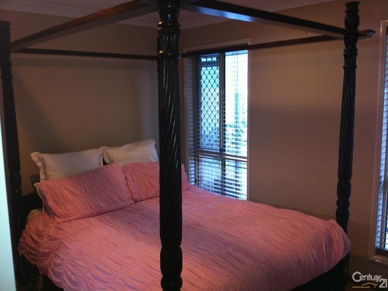 1 Bernini Place, Coombabah QLD 4216