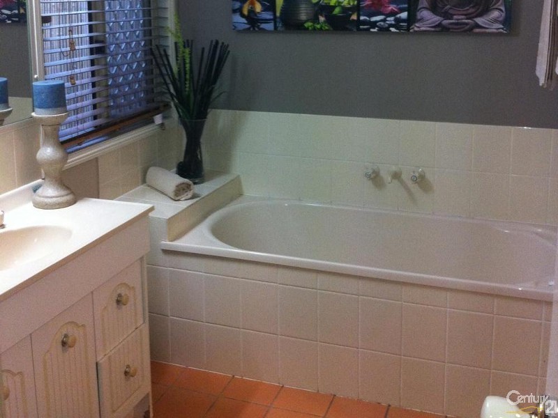 1 Bernini Place, Coombabah QLD 4216