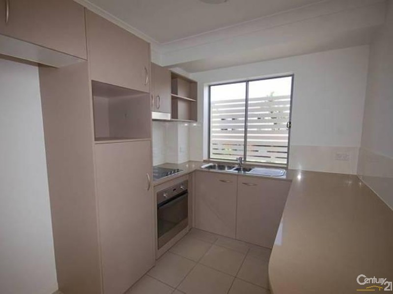 1/7 Phillip Street, Labrador QLD 4215