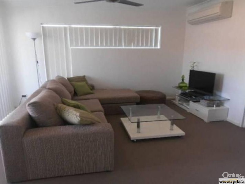 1/7 Phillip Street, Labrador QLD 4215