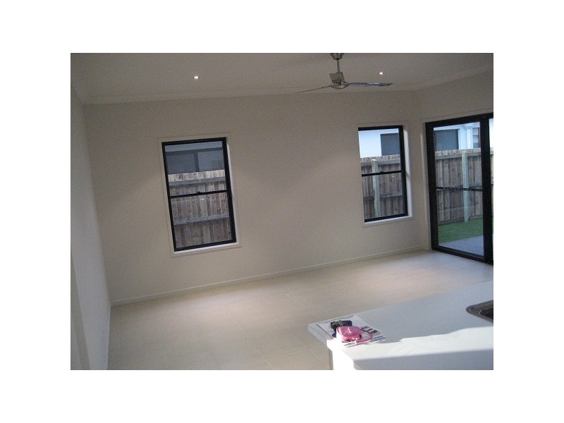 21 Peppermint Cres, Sippy Downs QLD 4556