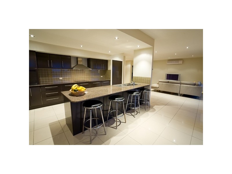6 Antigua Court, Parrearra QLD 4575