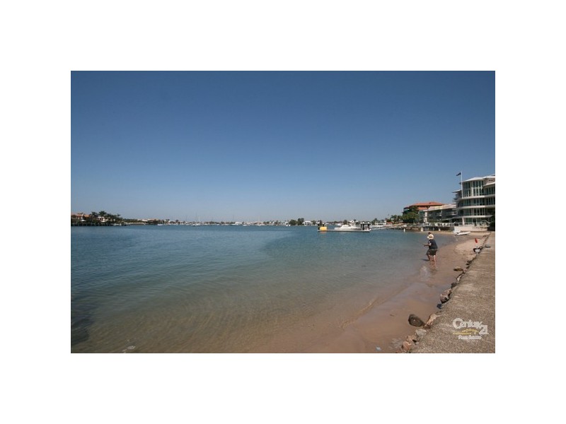 2/32 Goonawarra Drive, Mooloolaba QLD 4557