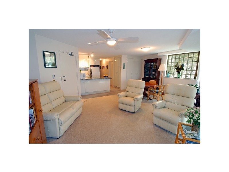 4/2 Duporth Avenue, Maroochydore QLD 4558