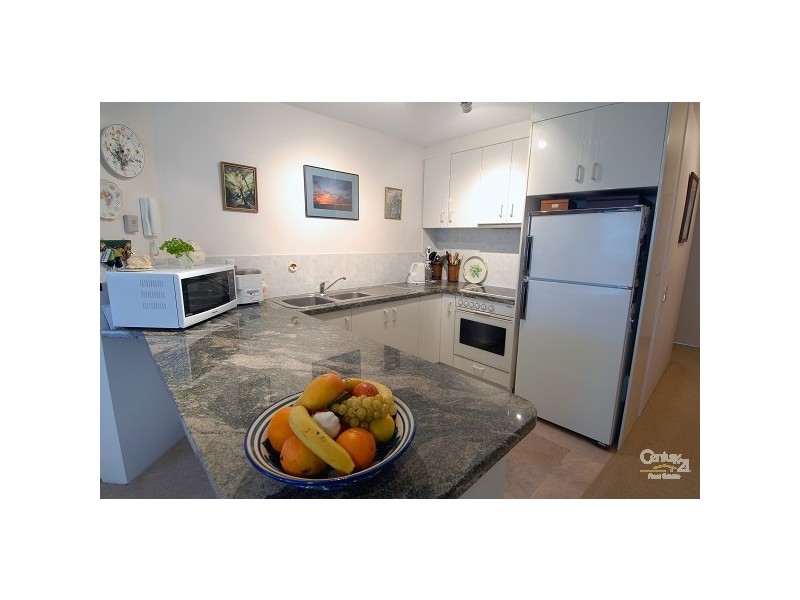 4/2 Duporth Avenue, Maroochydore QLD 4558