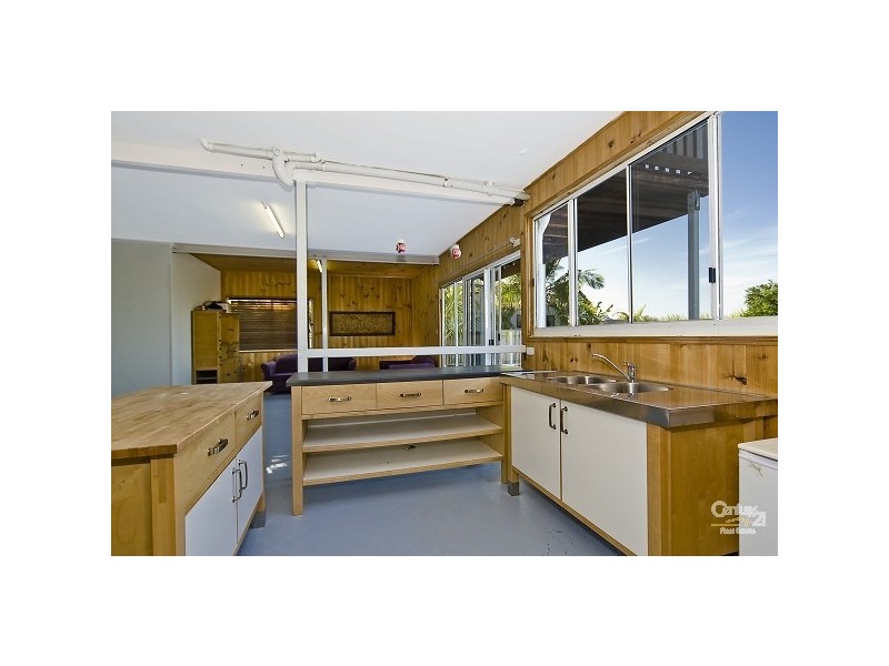 9 Godfreys Avenue, Maroochydore QLD 4558