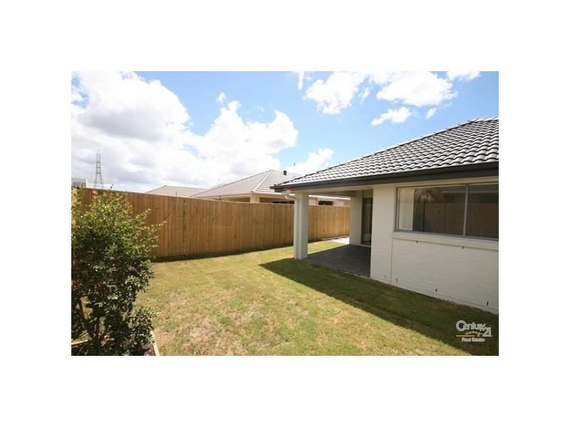 8 Brook Avenue, Sippy Downs QLD 4556