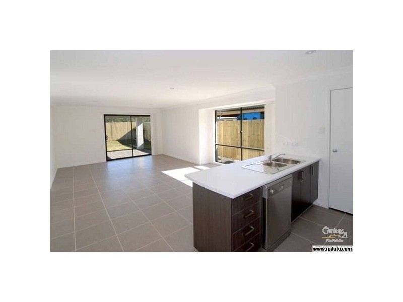 8 Brook Avenue, Sippy Downs QLD 4556