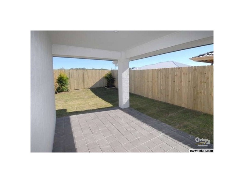 8 Brook Avenue, Sippy Downs QLD 4556