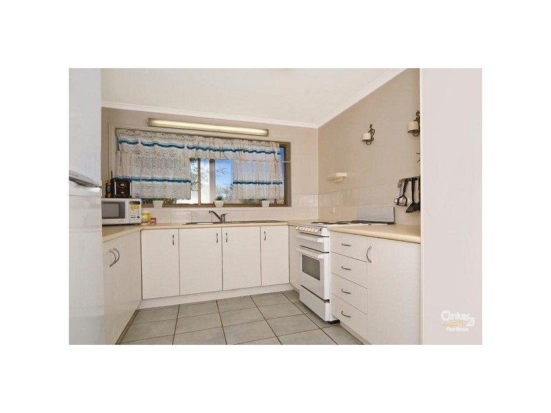 4 Yuruga Crescent, Mooloolaba QLD 4557