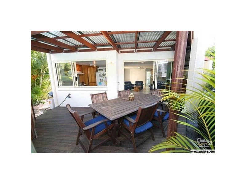 2/219 Bradman Ave, Maroochydore QLD 4558